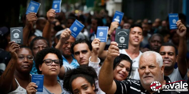 Brasil gera mais de 112 mil empregos formais em janeiro; 19 mil foram em SC