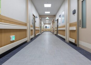 Mulher dá entrada em hospital de Pinhalzinho com ferimento na perna provocado por tiro