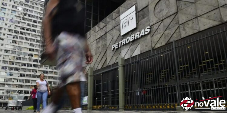 Petrobras diz que está entregando todo o combustível produzido