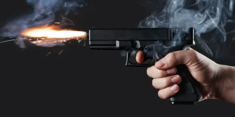 Jovem é baleado em frente de casa após ataque a tiros em Xaxim