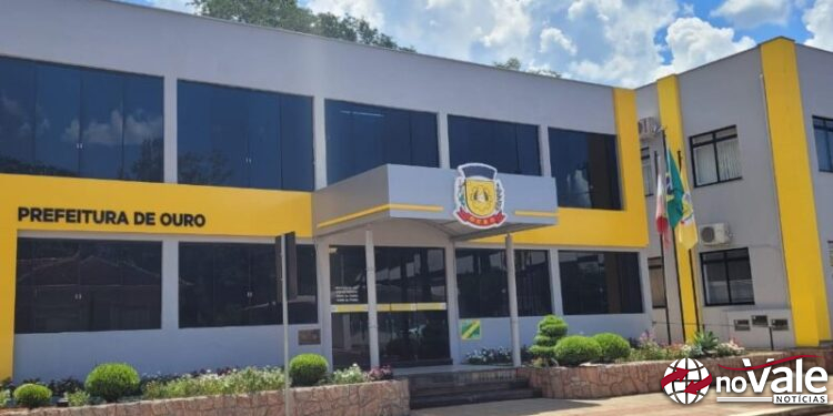 Professor investigado por suspeita de importunação em Ouro é alvo de PAD; prefeitura evita detalhar caso