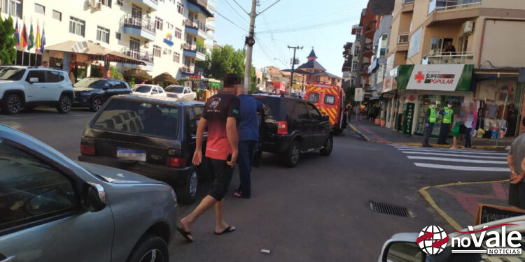 Engavetamento entre três carros é registrado no Centro de Piratuba