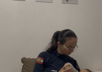 Bombeira natural de Capinzal doa 100 litros de leite materno e reforça importância do gesto que salva vidas