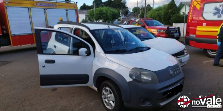 Colisão entre dois veículos deixa um ferido em Campos Novos