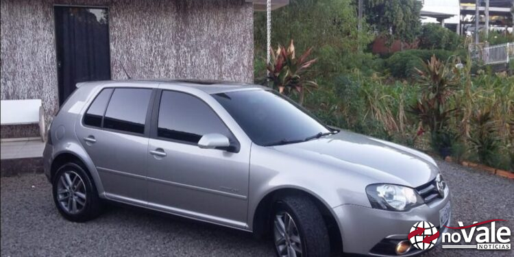 Veículo é furtado de dentro de garagem em Ouro