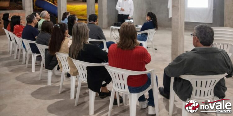 Palestra sobre aposentadoria reúne idosos no Loteamento Novo Horizonte