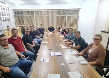 Participação ativa da diretoria marca reunião da CDL e impulsiona planejamento anual