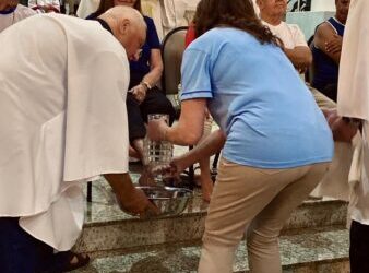Missa do Lava-Pés abre o Tríduo Pascal e marca início das celebrações centrais da fé cristã na Paróquia São Paulo Apóstolo
