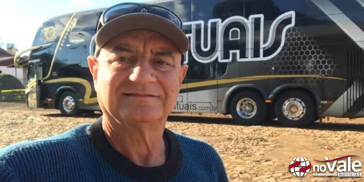 Pino, ex-Os Atuais, inicia turnê internacional pela Europa com clássicos da banda
