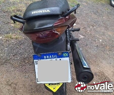 Motociclista sem CNH é flagrado com placa adulterada e tenta fugir de abordagem em Joaçaba