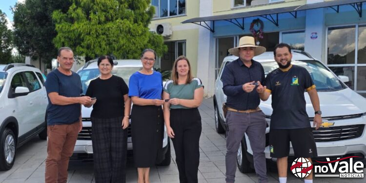 Com recursos próprios, Prefeitura de Zortéa entrega três novos veículos para reforçar frota municipal