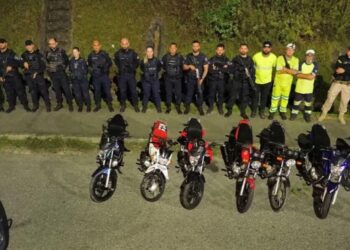 Empinar moto e cortar giro: ‘rolezinho’ na madrugada acaba com 32 autuações em Joinville